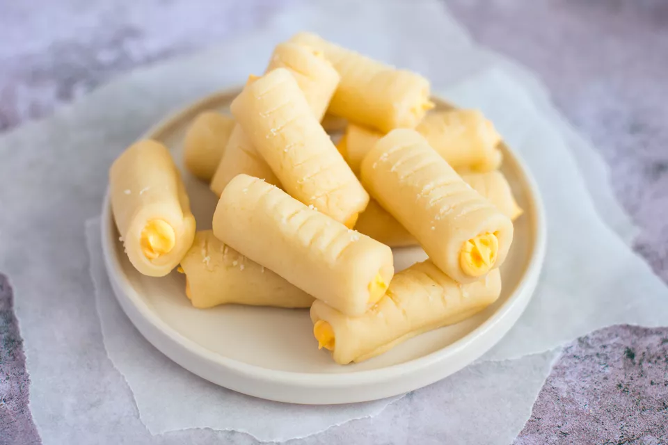 saints-bones-recipe-huesos-de-santo-3082858-hero-01-1e522f07f4d44f8ab31700c4b565e3ec