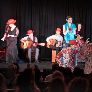 BetweenShores 9489 Fun Rumbas credit PaulDunphy @pappa__razzi Between Shores by Atlantic Flamenco / Maria Osende. Photo ©PaulDunphy